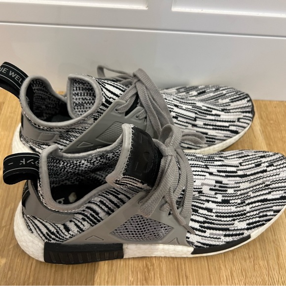 ADIDAS NMD R1 Zebra pattern - Picture 3 of 4
